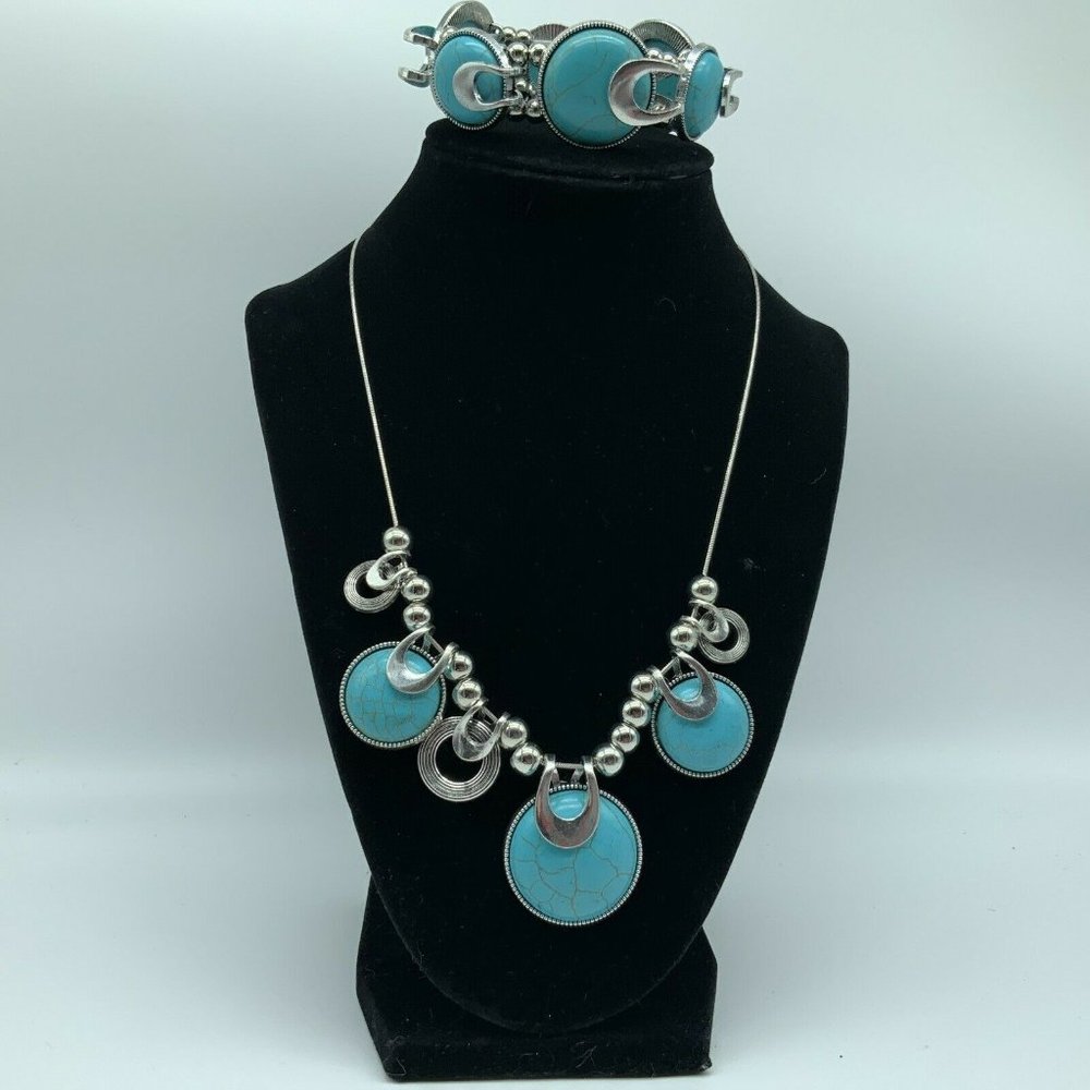 Paparazzi Necklace and Bracelet w/Touquoise stones and Silver tone